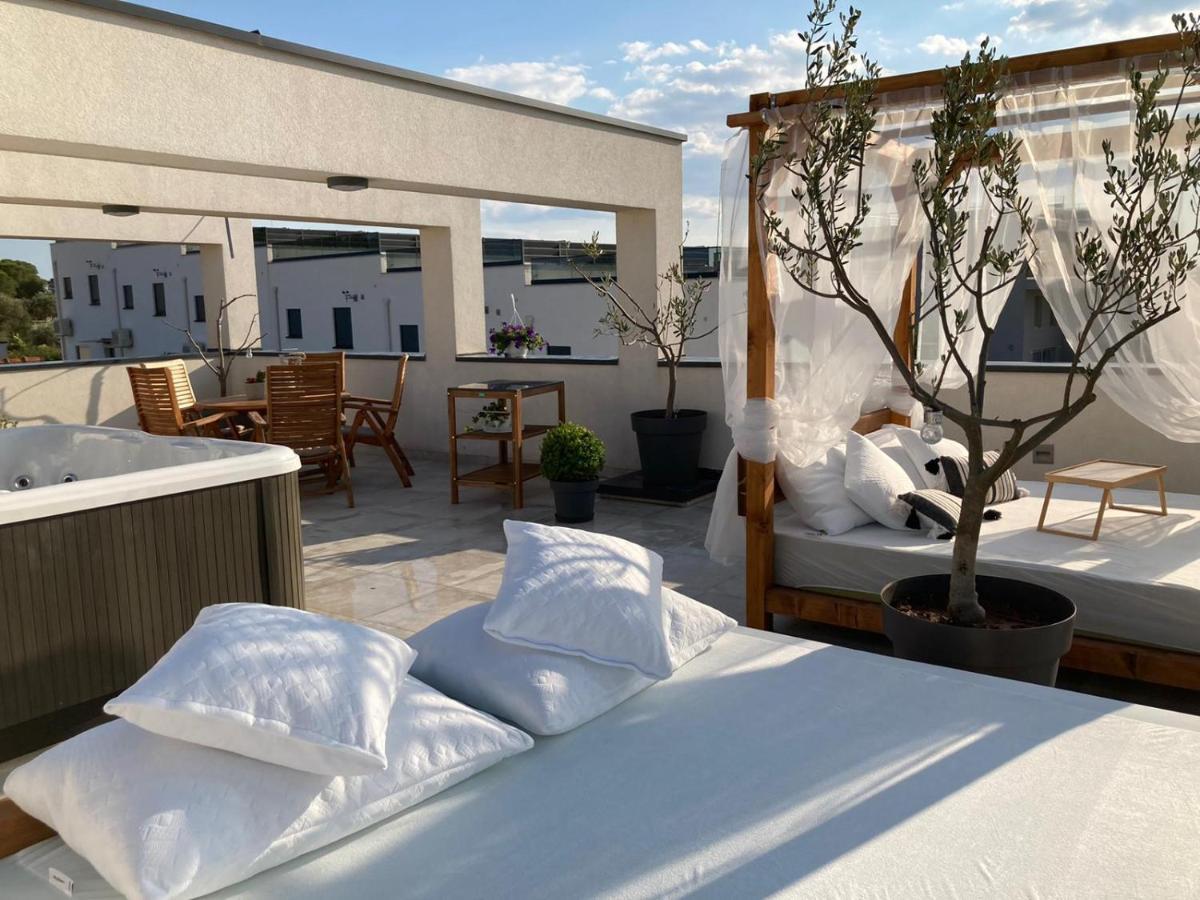 Apartment Rooftop