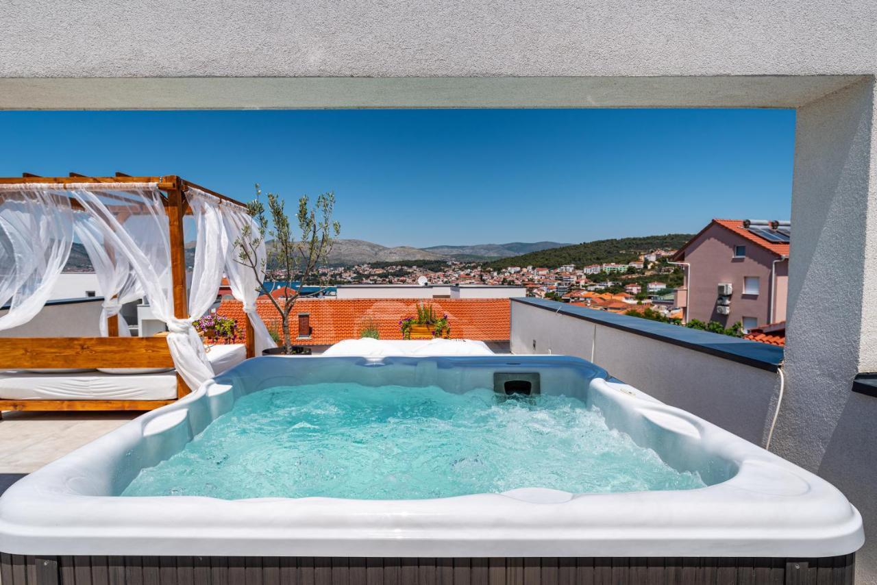 Rooftop Apartment *