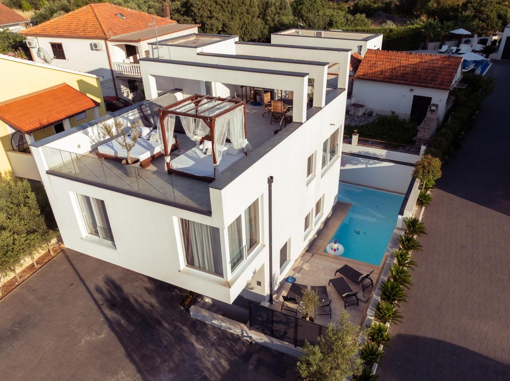 Rooftop Apartment